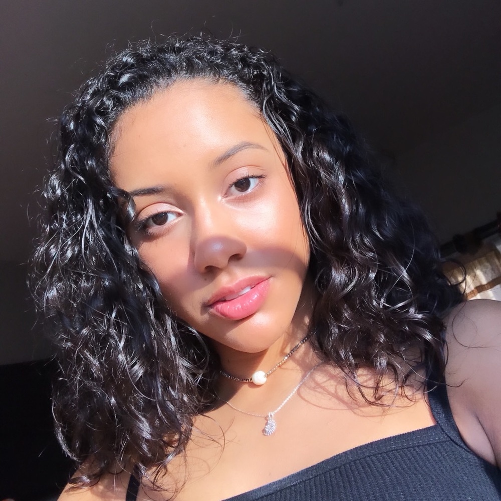 Meet your Posher, Simone